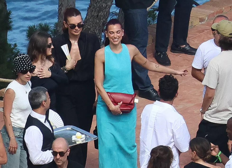 Модный круиз на Капри: Дуа Липа, Гвинет Пэлтроу и Рози Хантингтон-Уайтли среди гостей