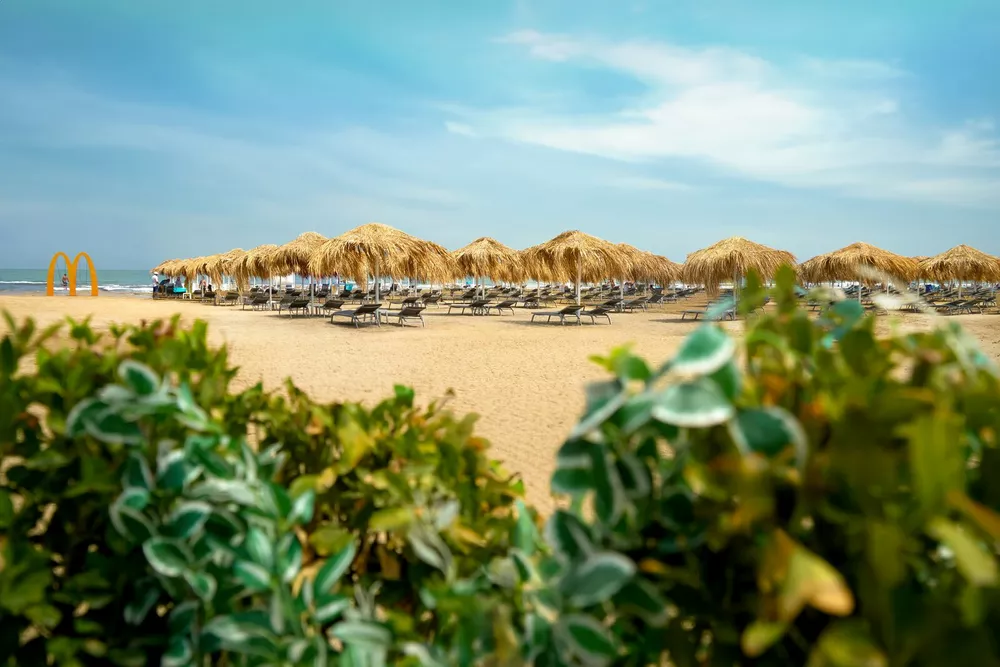 Пляж города-курорта