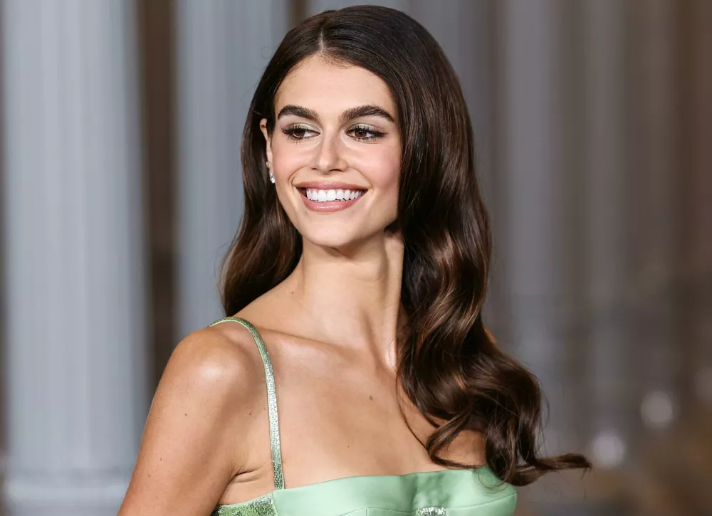 Кайя Гербер подогрела слухи о романе с Льюисом Пуллманом