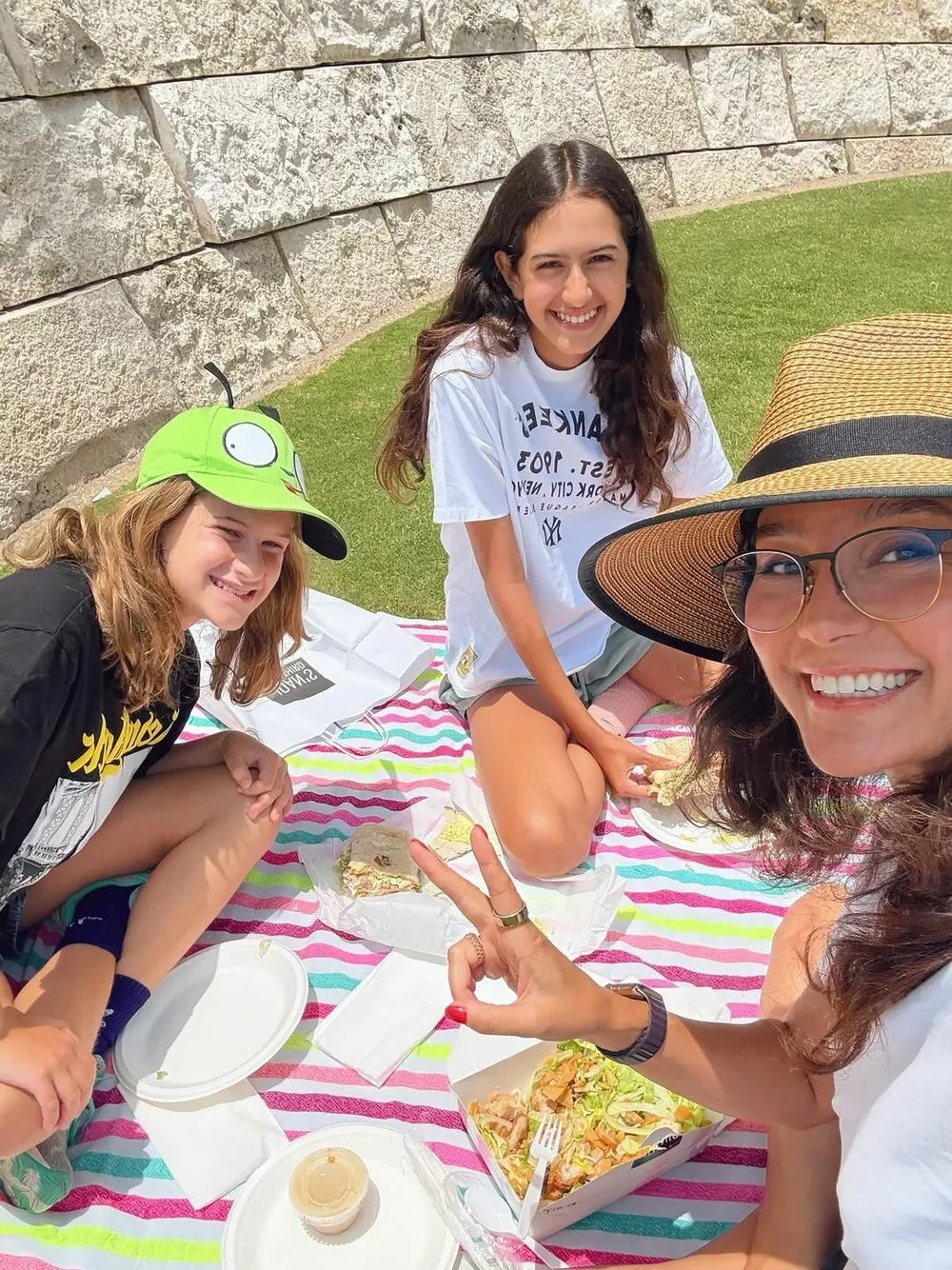 Эмма с дочками