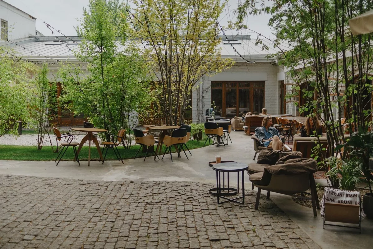 Дворик Yauza Place