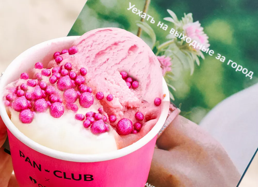 Фургончик с особым мороженым: как выглядит коллаборация мультибренда PanClub и итальянского джелато Amore