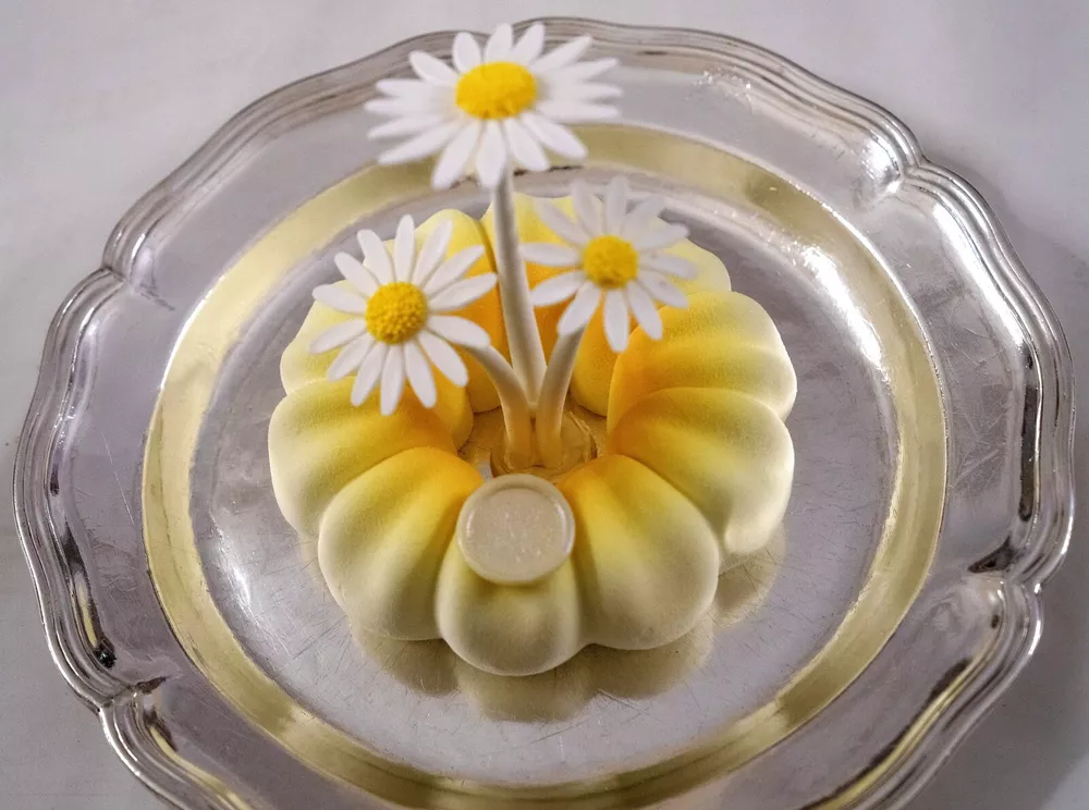 …и созданный ею десерт в честь 50-летия правления королевы Дании Маргрете II