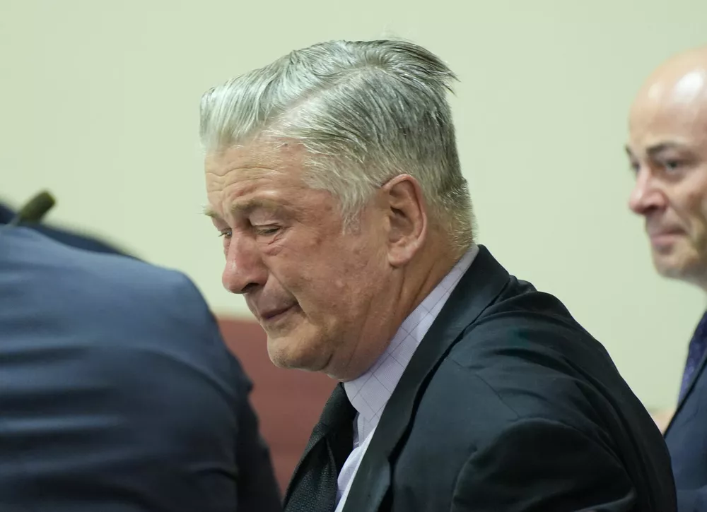 Алек Болдуин растрогался в зале суда: с актера сняли все обвинения 