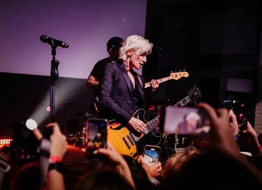 Анна Михалкова, Алена Михайлова, Дарья Повереннова и другие на премьере документалки про Диану Арбенину