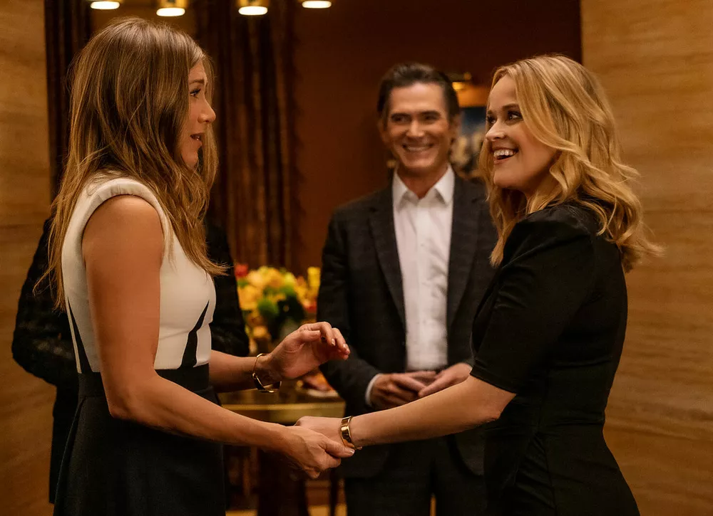 Дженнифер Энистон опубликовала закулисное фото с Риз Уизерспун в честь 16 номинаций на Эмми 