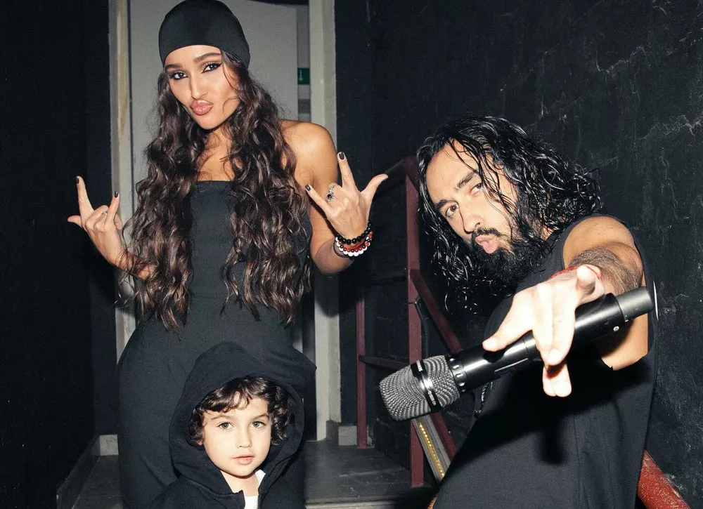 Мот и Мария Мельникова продемонстрировали редкие кадры с сыном 