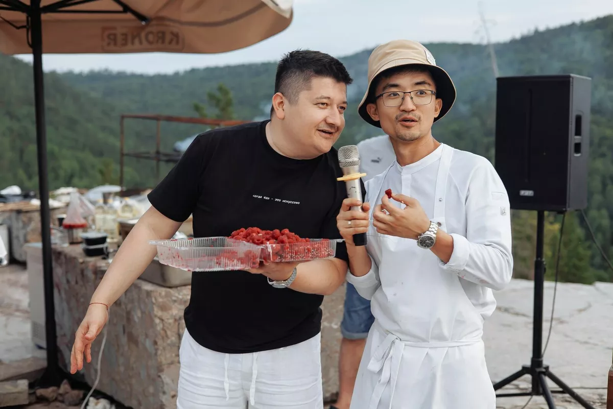 Основатель Fresco Group и фестиваля WD Fest Хайям Аминов и шеф-повар Григорий Ким