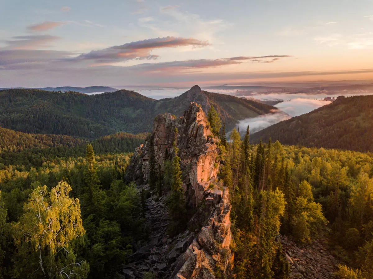 Природный парк Красноярские Столбы, скала Китайская стена. Фото: Павел Хорст