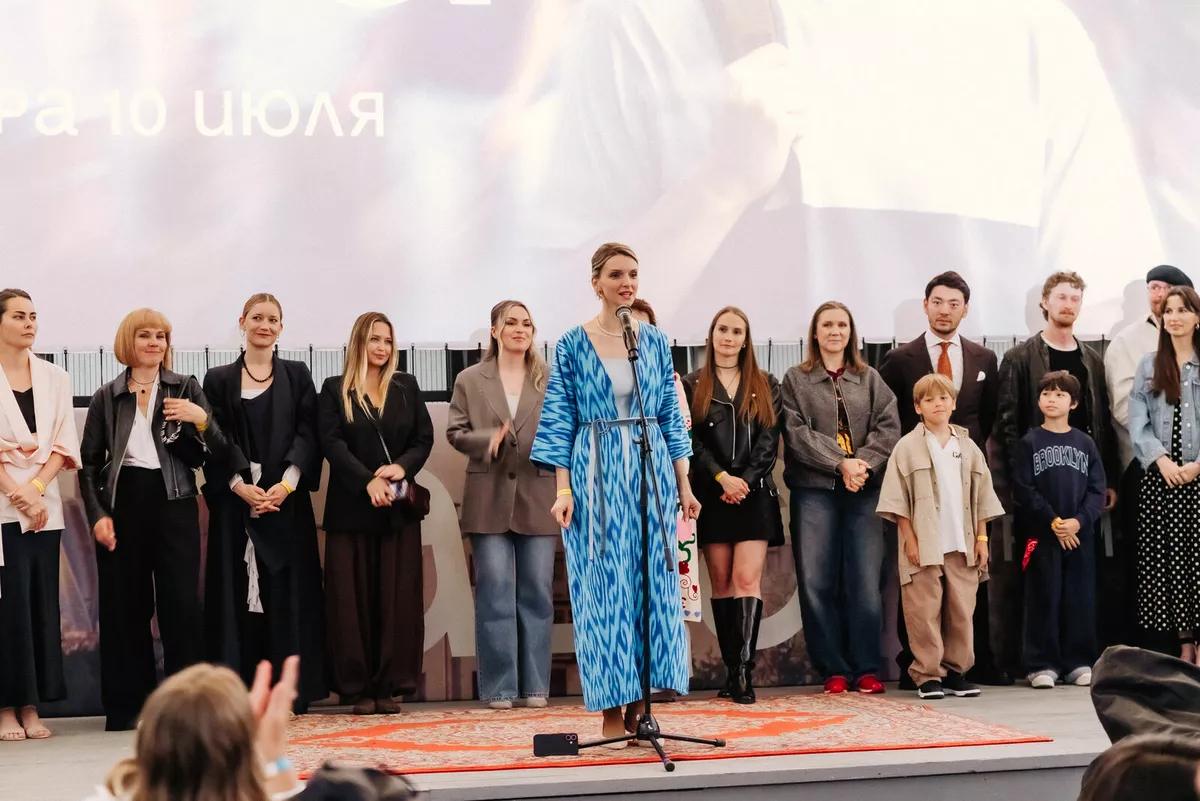 Анна Шалашина и съемочная группа сериала «Паша»