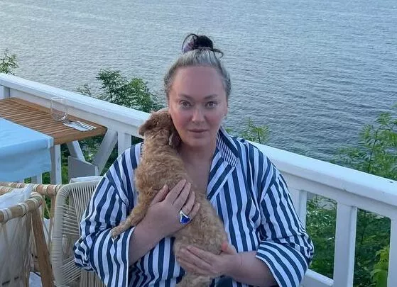 Ларисе Гузеевой не нравится собственное отражение в зеркале: Я себя безбожно фотошоплю
