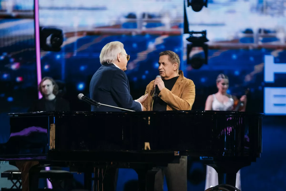 Николай Расторгуев на сцене фестиваля «Новая волна 2026» в Казани