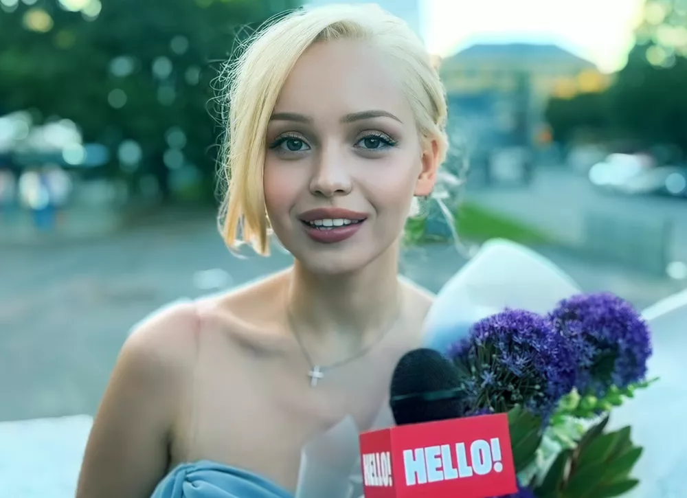 Василина Юсковец дала эксклюзивное интервью HELLO! о сложном пути от милой девочки до взрослой женщины