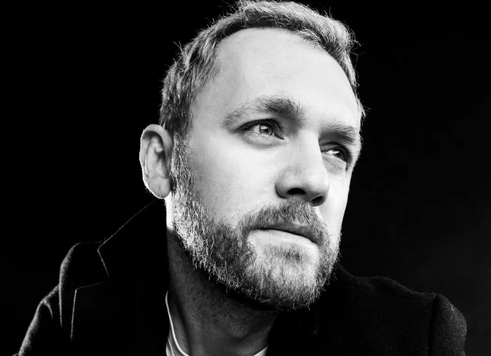Денис Шведов: “Задача искусства — обмануть, заставить человека поверить в иллюзию, в фокус”