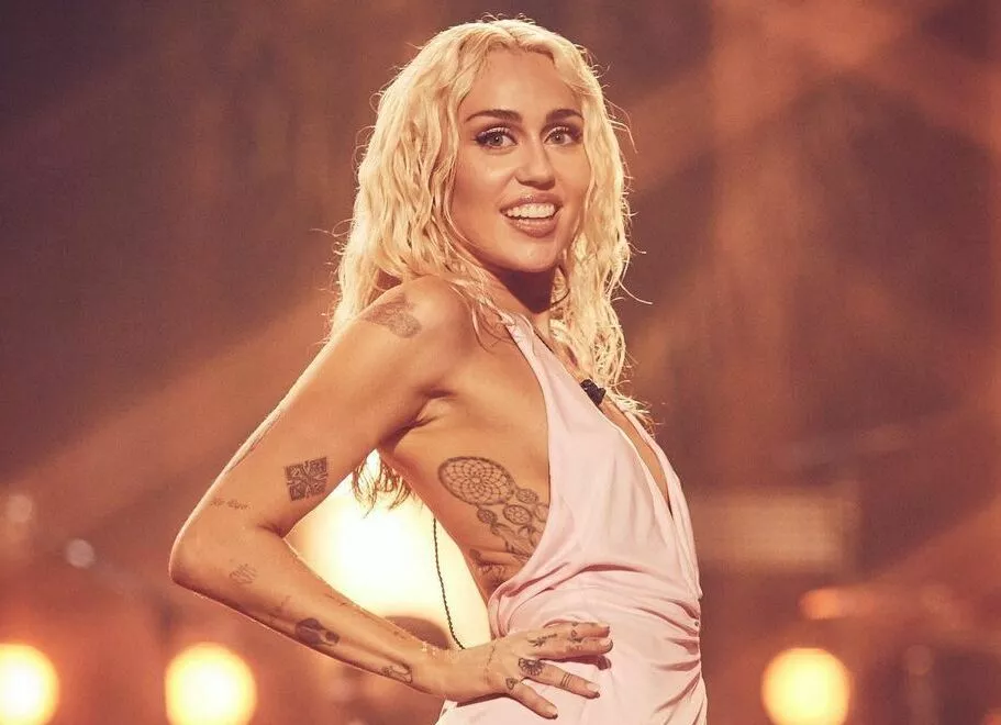 Майли Сайрус вновь преследует отбывший наказание сталкер