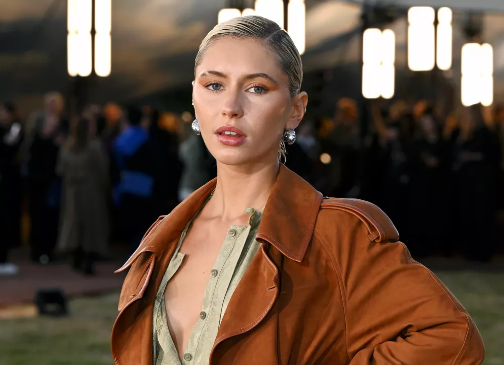 Дочери Джуда Лоу и Кейт Мосс, сыновья Лиама Галлахера и другие селебрити на лондонской Неделе моды