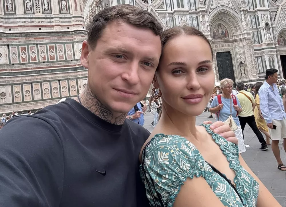 Жена Павла Мамаева показала свое фото 17-летней давности: Губы уже на максималках
