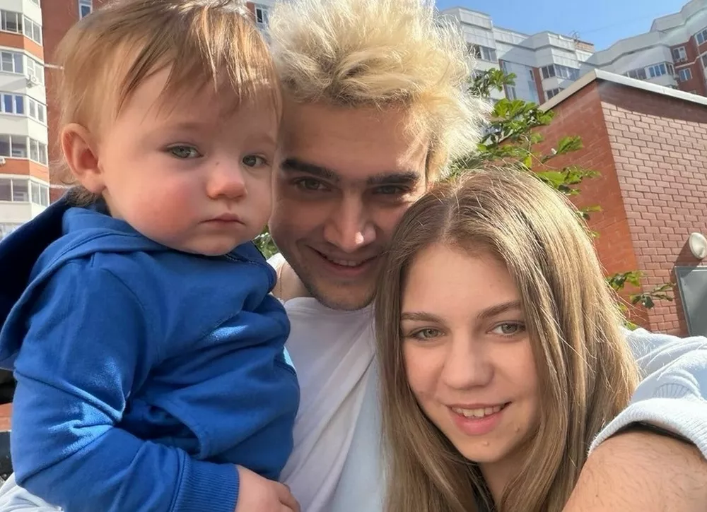 Александра Трусова и Макар Игнатов поделились трогательными снимками с подросшим сыном