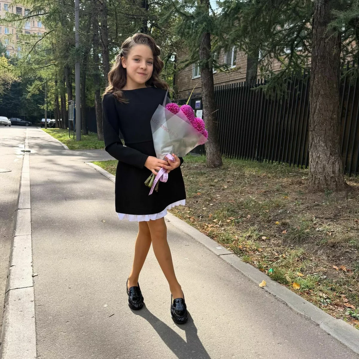 Елена Подкаминская проводила дочерей