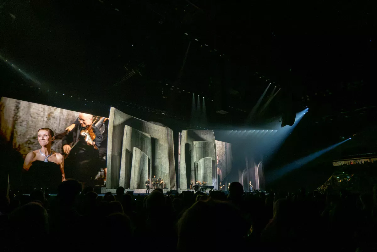 Селин Дион открыла свой масштабный тур Celine Dion Paris 2026 первым концертом на парижской арене Ла‑Дефанс