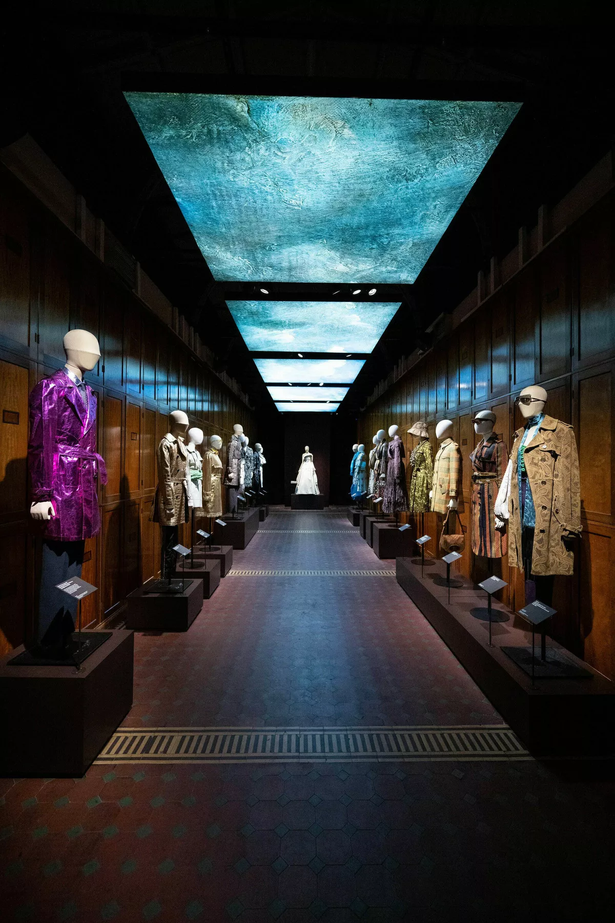 Выставка Burberry в музее V&A, Лондон