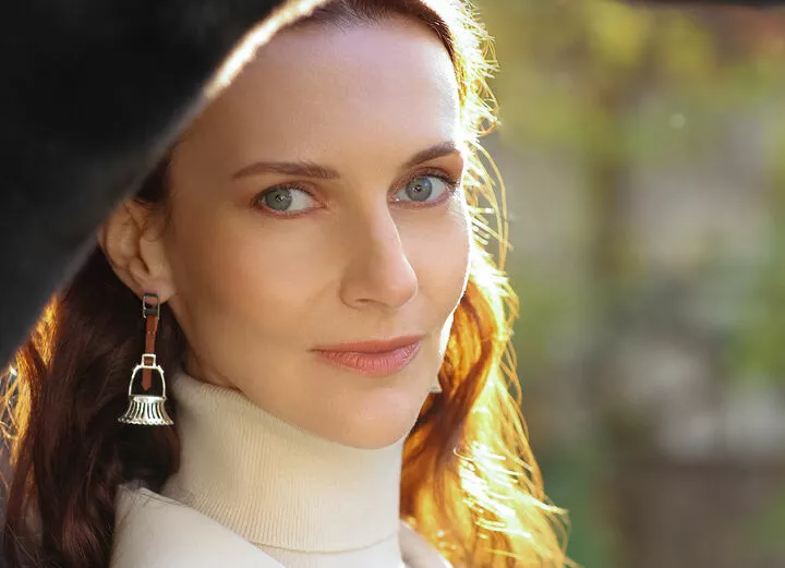 Выпускницы «британки» создали необычные украшения, вдохновившись Коломенским