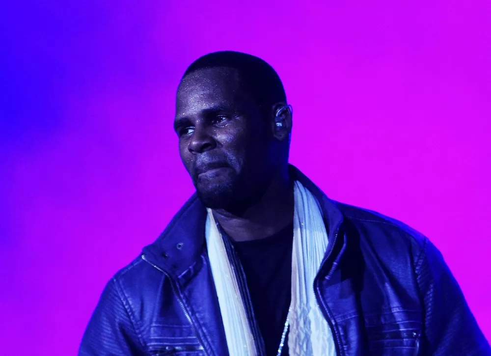 Дочь R. Kelly запретила сыну навещать деда в тюрьме: Он плохой человек