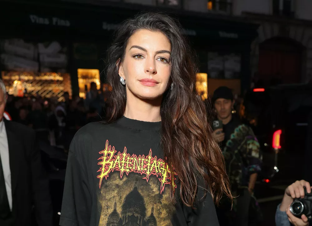 Энн Хэтэуэй, Джорджина Родригес, Лоренс Санчес: гости показа Balenciaga