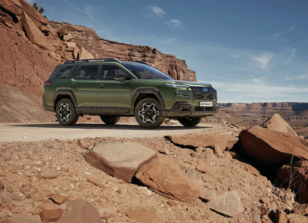 Седан Tenet, универсал Subaru, кроссоверы Wey, Jetour и Evolute — главные события в мире авто