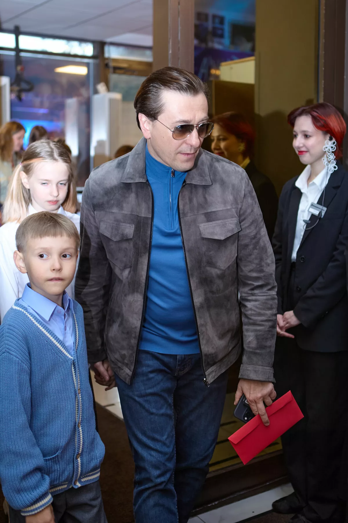 Сергей Безруков с дочерью Марией и сыном Степаном