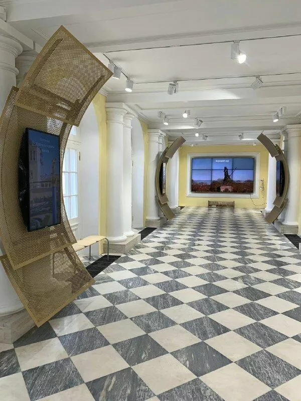 Samsung и Петергоф