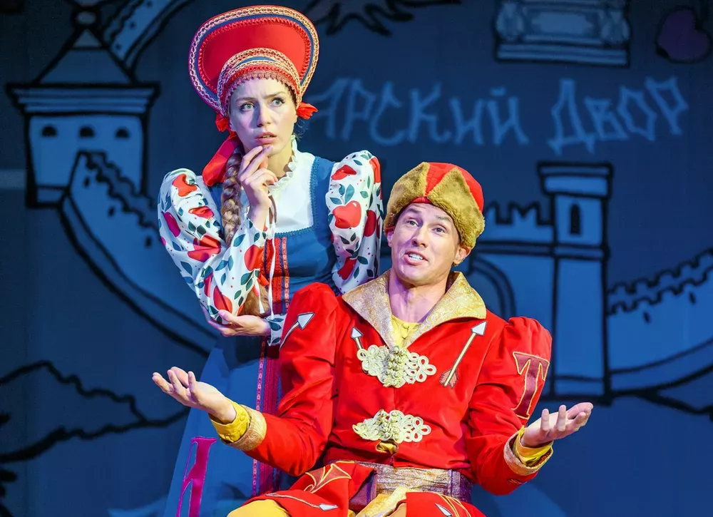 Валерия Федорович и Тимур Еремеев о детях в зале, закулисье и секретах спектакля «Сказ про Федота‑стрельца» 