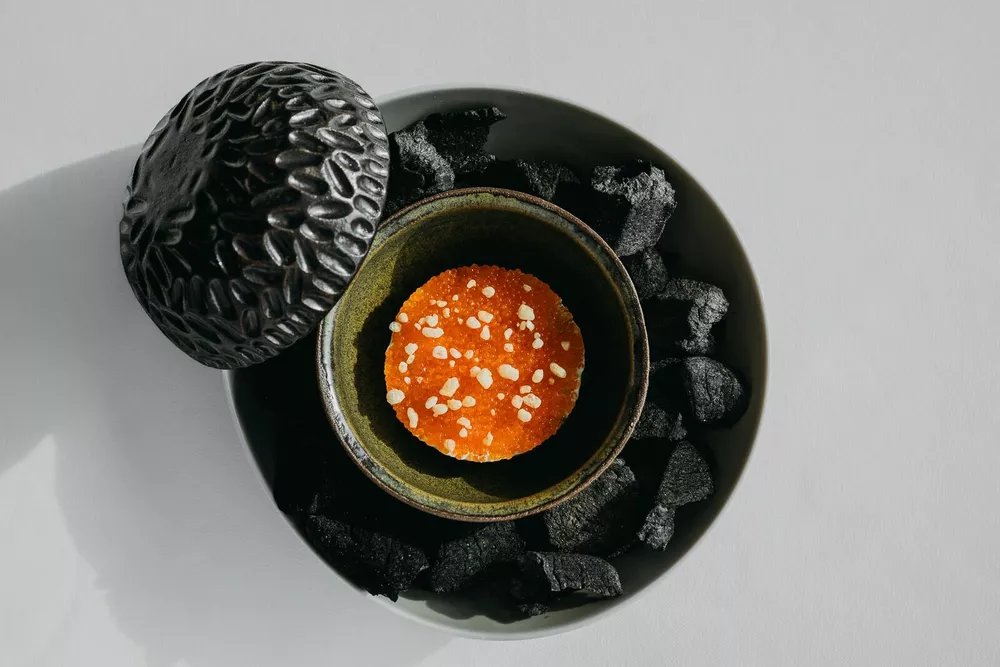 Икра хариуса, печеный картофель, копченая сметана