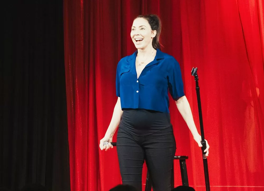 41-летняя Уитни Каммингс родила ребенка