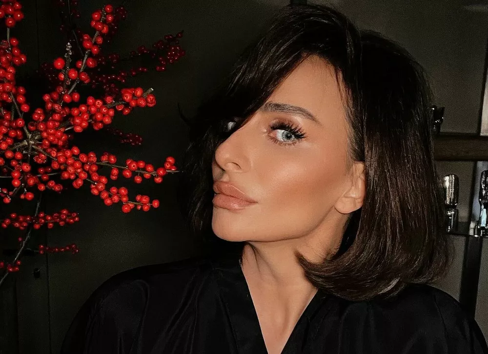 “У меня не идеальная внешность, и я пыталась понравиться самой себе“: Екатерина Варнава откровенно о пластике 