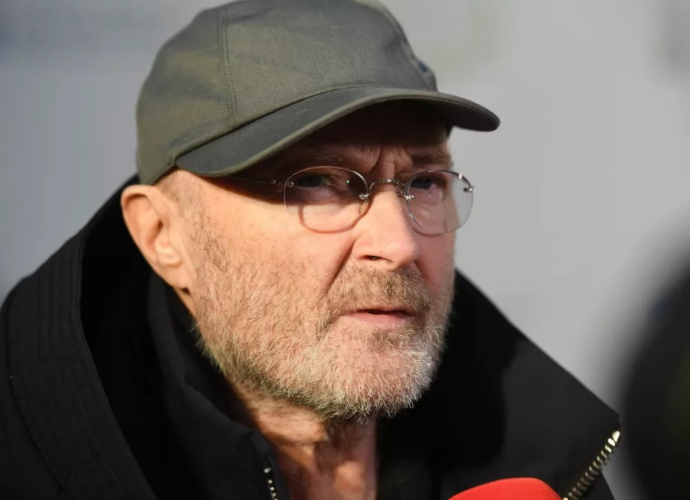 Фил Коллинз сообщил, что больше не может играть на ударных 