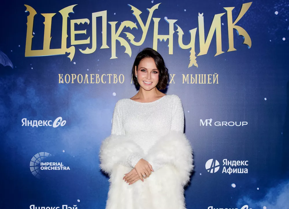 Яна Рудковская, Ляйсан Утяшева, Наталья Бардо и другие на праздничном вечере в центре столицы