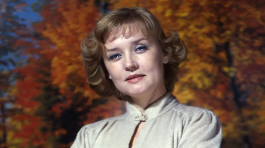 Вера Алентова