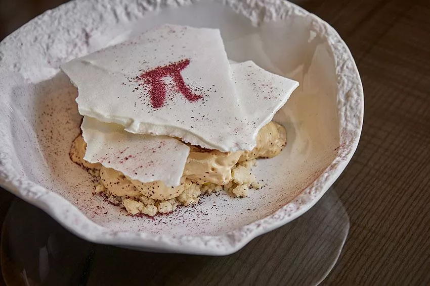 Десерт с карамелизированной цветной капустой и кофе