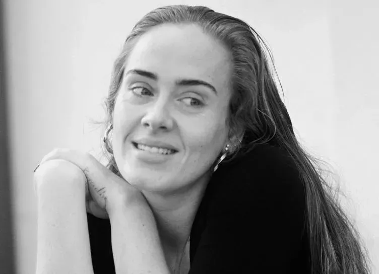 Адель объявила дату выхода альбома и рассказала, как создавала его: Безудержно рыдала без причины