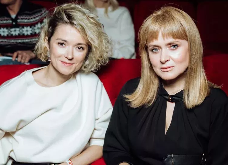 Анна и Надежда Михалковы с детьми, Федор Бондарчук и другие на премьере фильма Мистер Нокаут