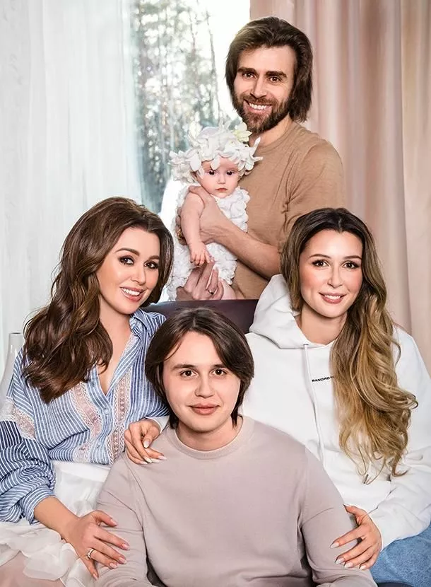 Анастасия Заворотнюк, Майкл, Мила, Петр Чернышев, Анна