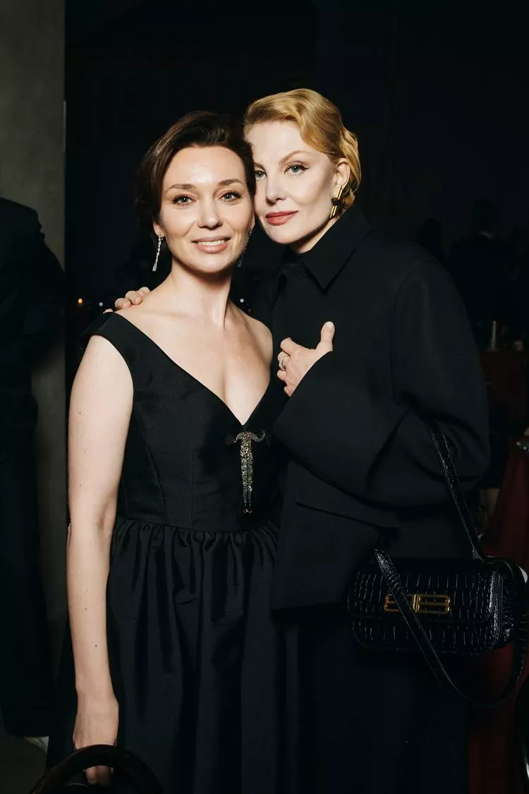 Евгения Милова, Рената Литвинова