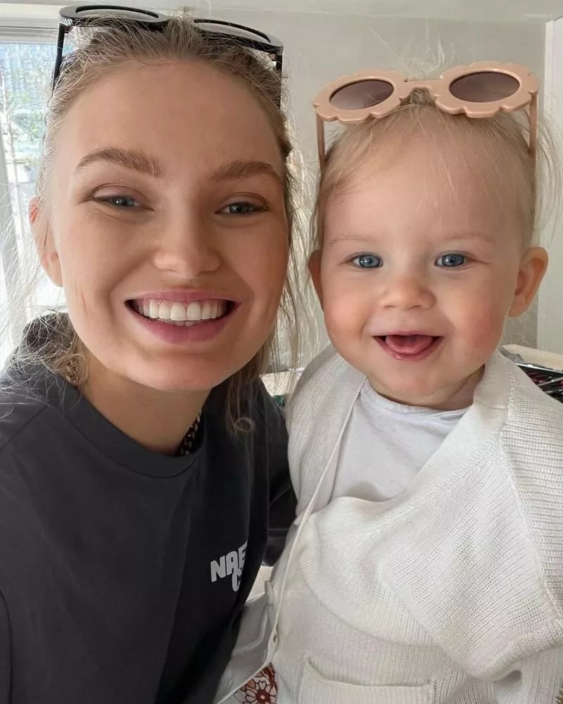 Модель Victoria's Secret Роми Стрейд