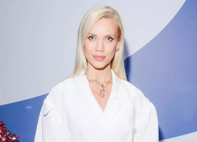 Елена Крыгина, Дина Саева, Полина Аскери и другие на открытии поп-ап выставки в Парке Горького