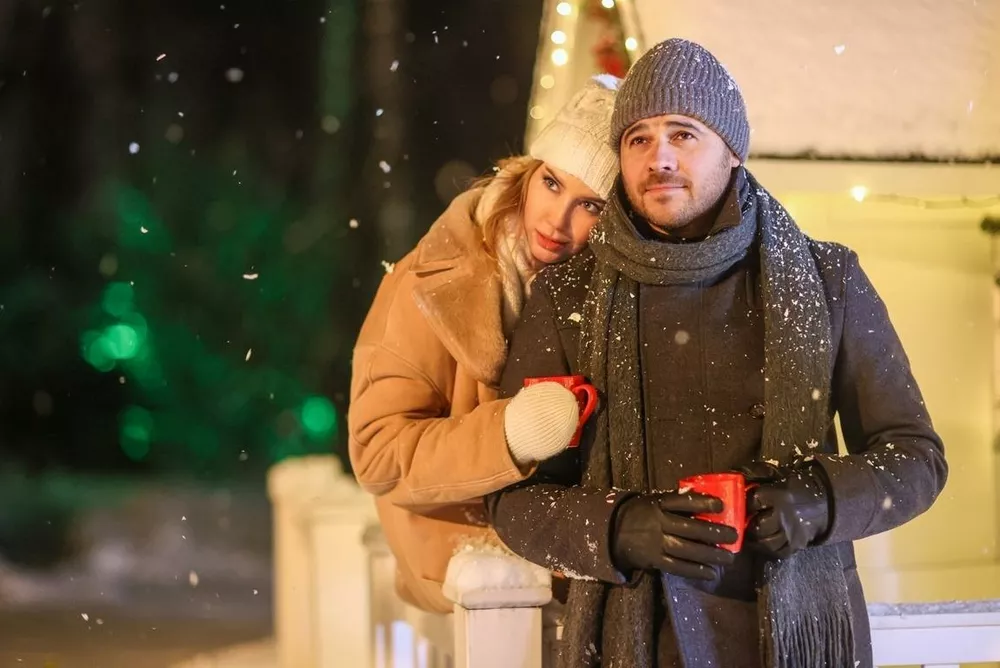 Алена Гаврилова и Эмин в клипе “31.12”