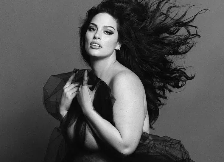 Эшли Грэм рассказала о том, как потеряла ребенка и чуть не умерла при родах