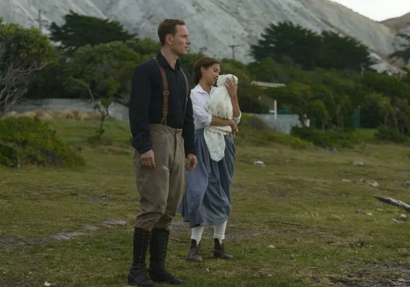 Кадры из фильма “Свет в океане”