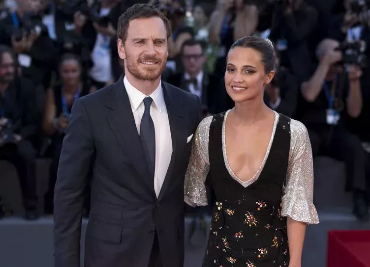 Это было тяжело пережить: Алисия Викандер впервые рассказала о выкидыше