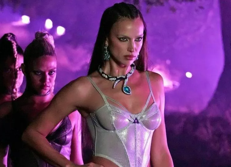 Горячо: Ирина Шейк опубликовала кадры со съемок модного шоу бренда Рианны